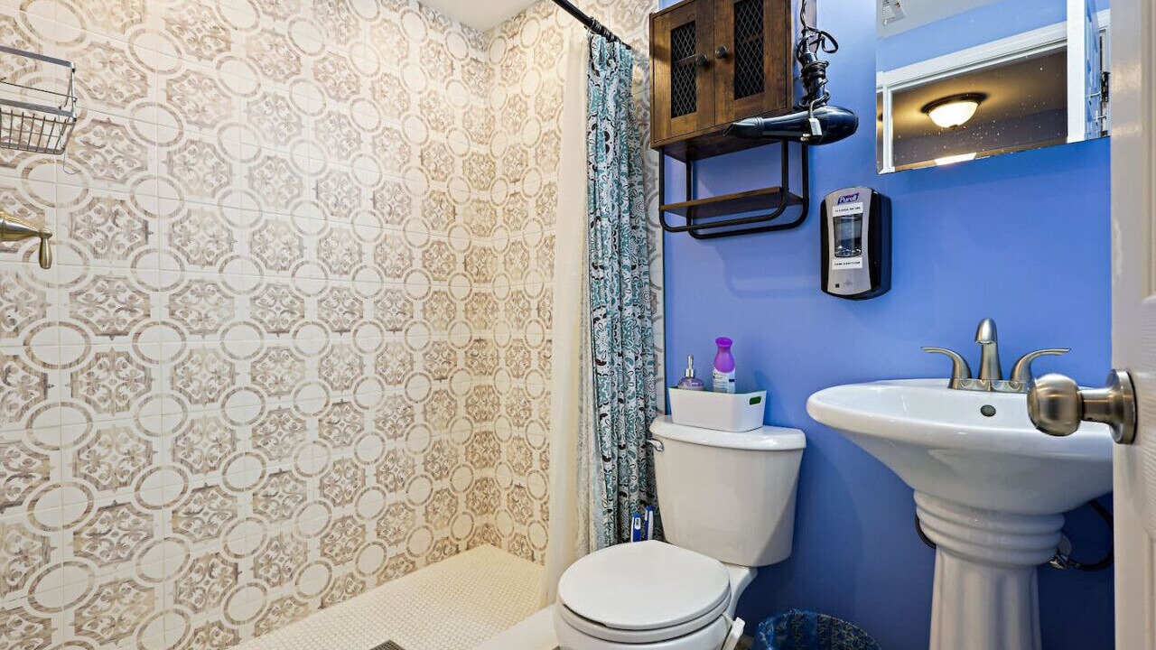 Photo of Bathroom in Alexandria West