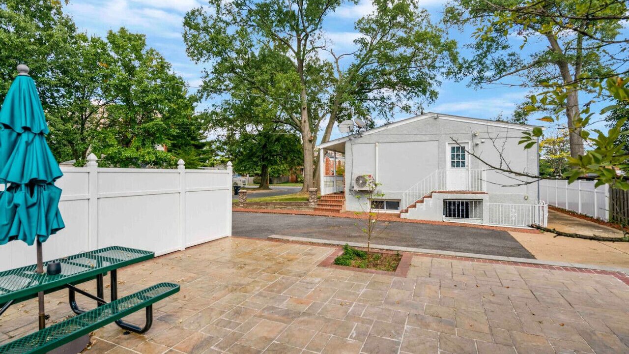 Photo of Patio Balcony in Alexandria West