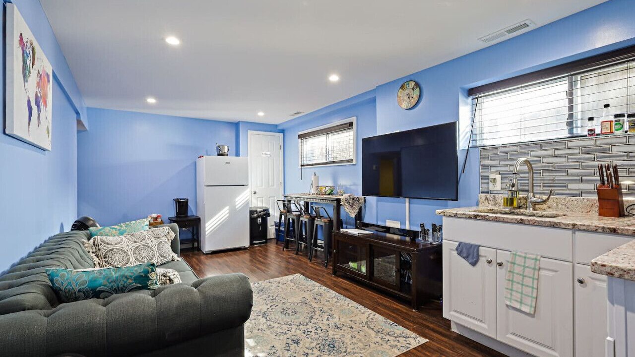 Photo of Livingroom in Alexandria West