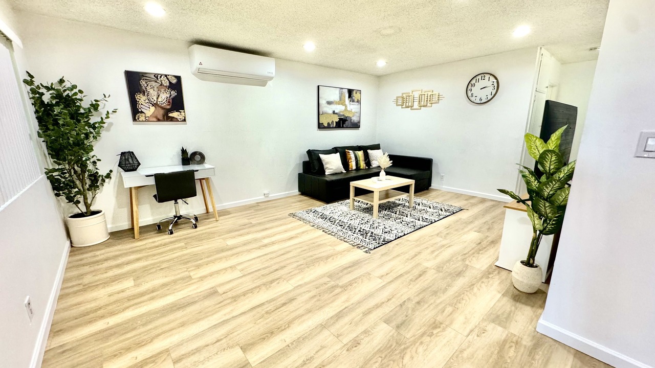Photo of Livingroom in Fullerton