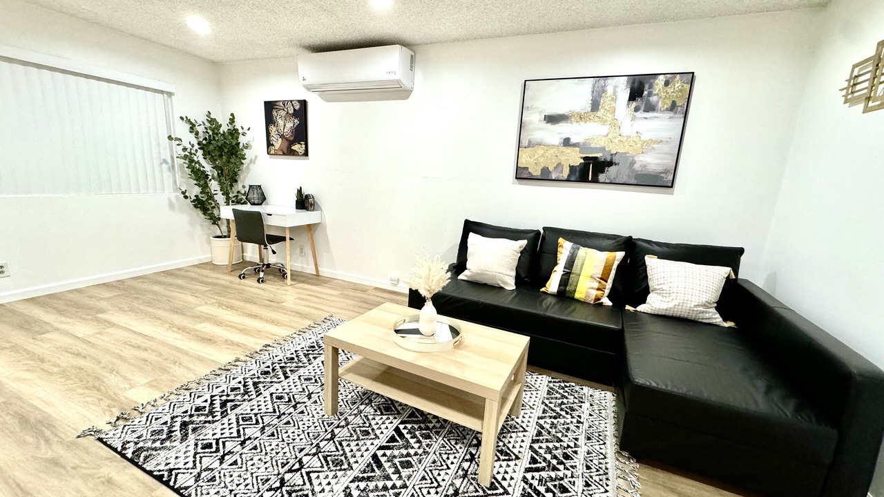 Photo of Livingroom in Fullerton