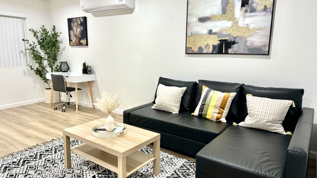 Photo of Livingroom in Fullerton