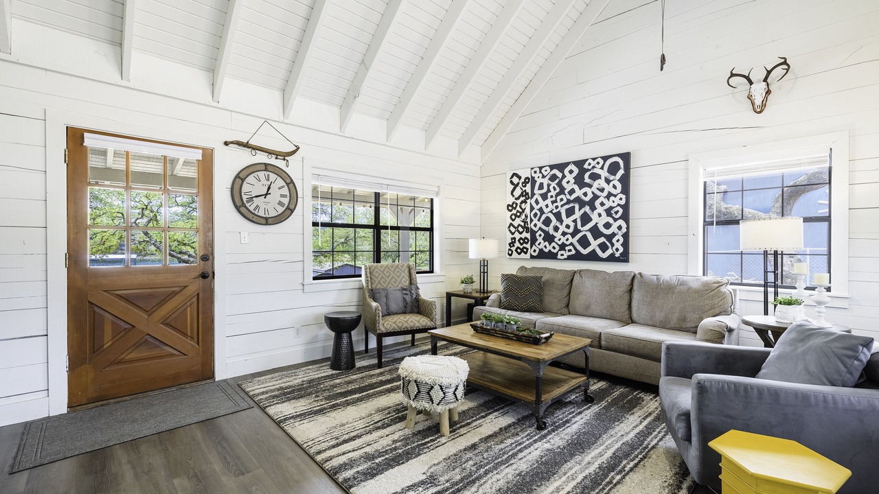Photo of Livingroom in Burnet