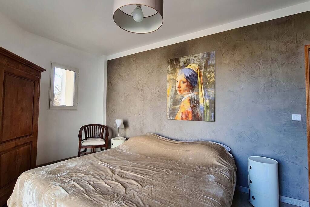 Photo of Bedroom in Chateauneuf-du-Pape