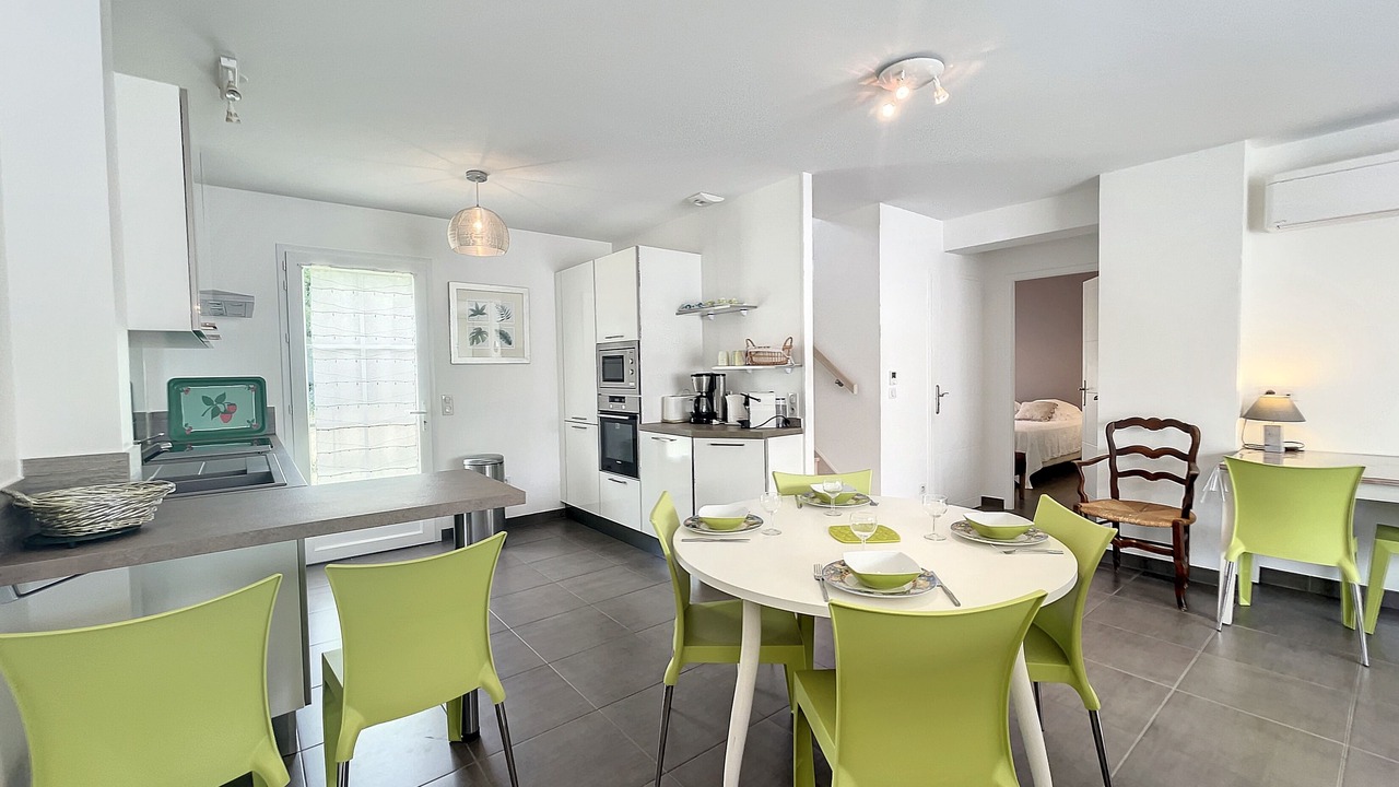 Photo of Others in Arces