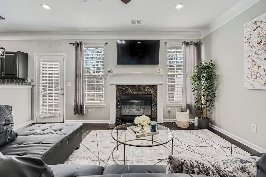 Photo of Livingroom in Tucker