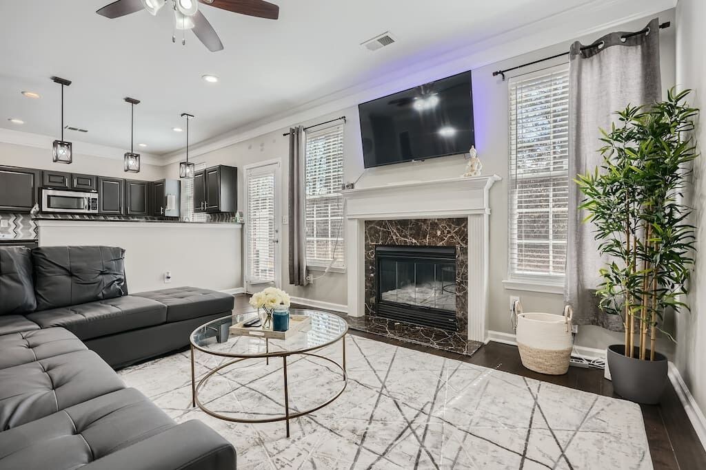 Photo of Livingroom in Tucker