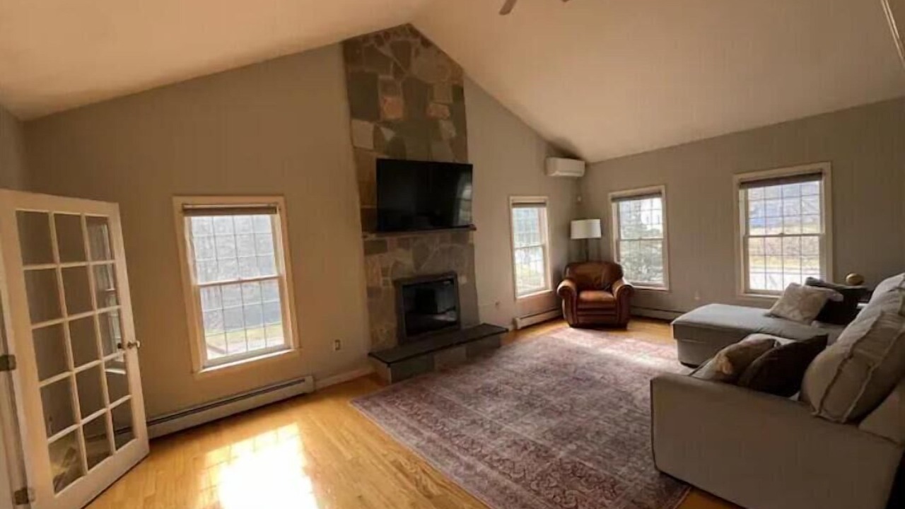 Photo of Livingroom in Hampton