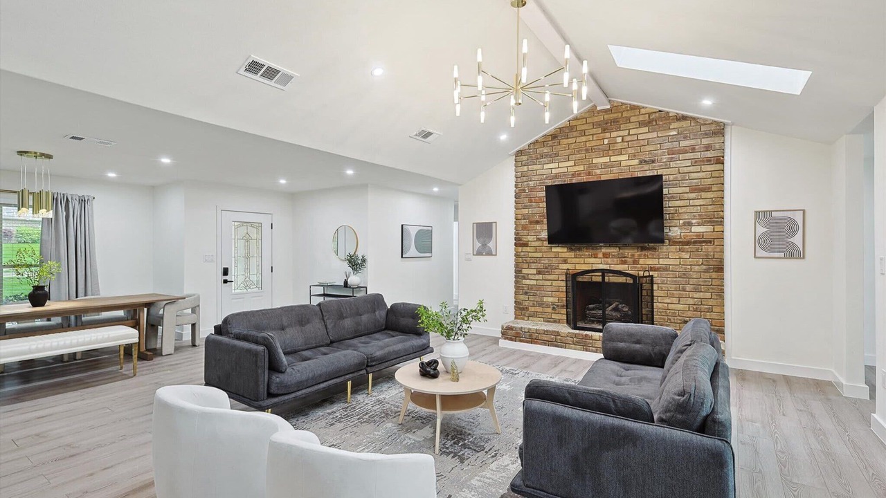 Photo of Livingroom in Irving