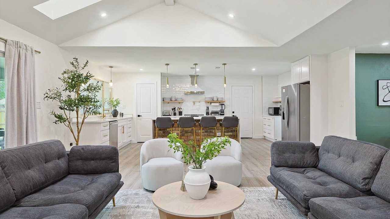 Photo of Livingroom in Irving