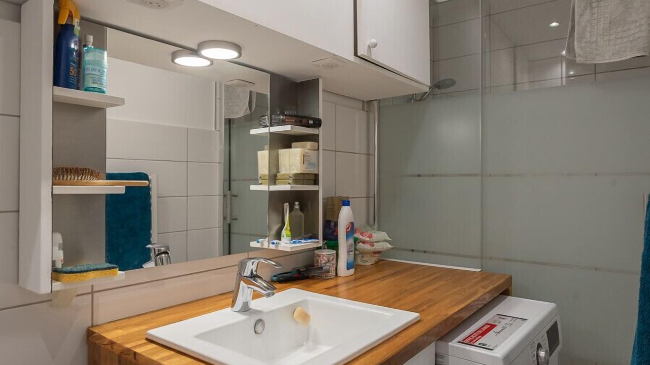 Photo of Bathroom in Quartier de la Folie-Mericourt