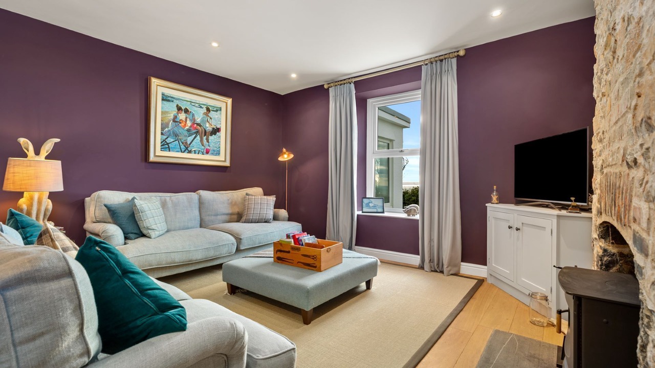 Photo of Bedroom in Crynant