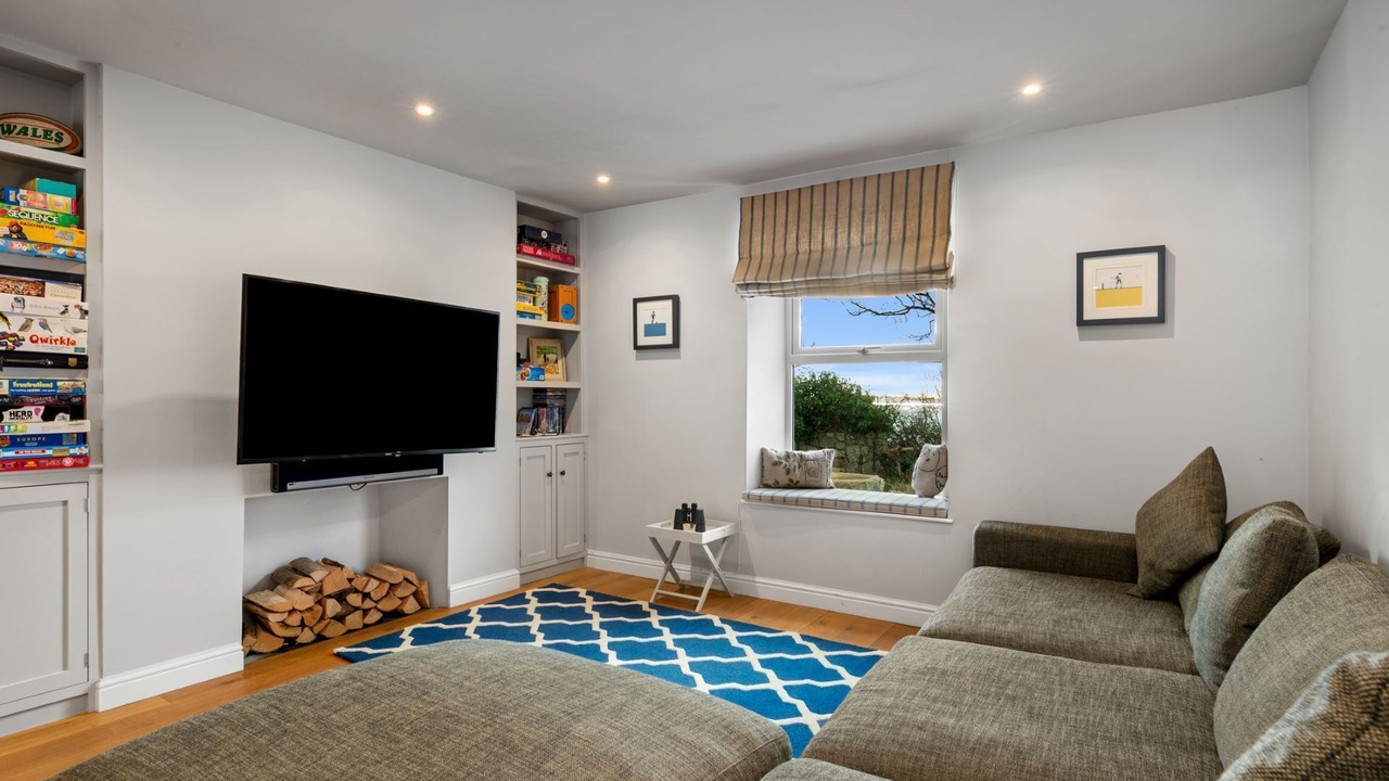 Photo of Bedroom in Crynant