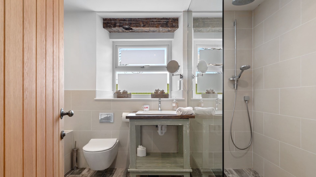 Photo of Bathroom in Crynant