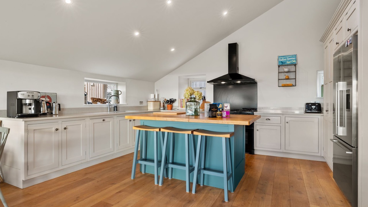 Photo of Others in Crynant