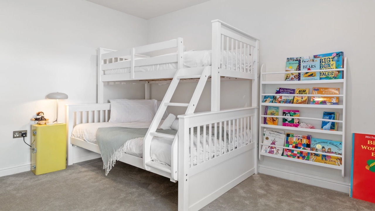 Photo of Others in Crynant