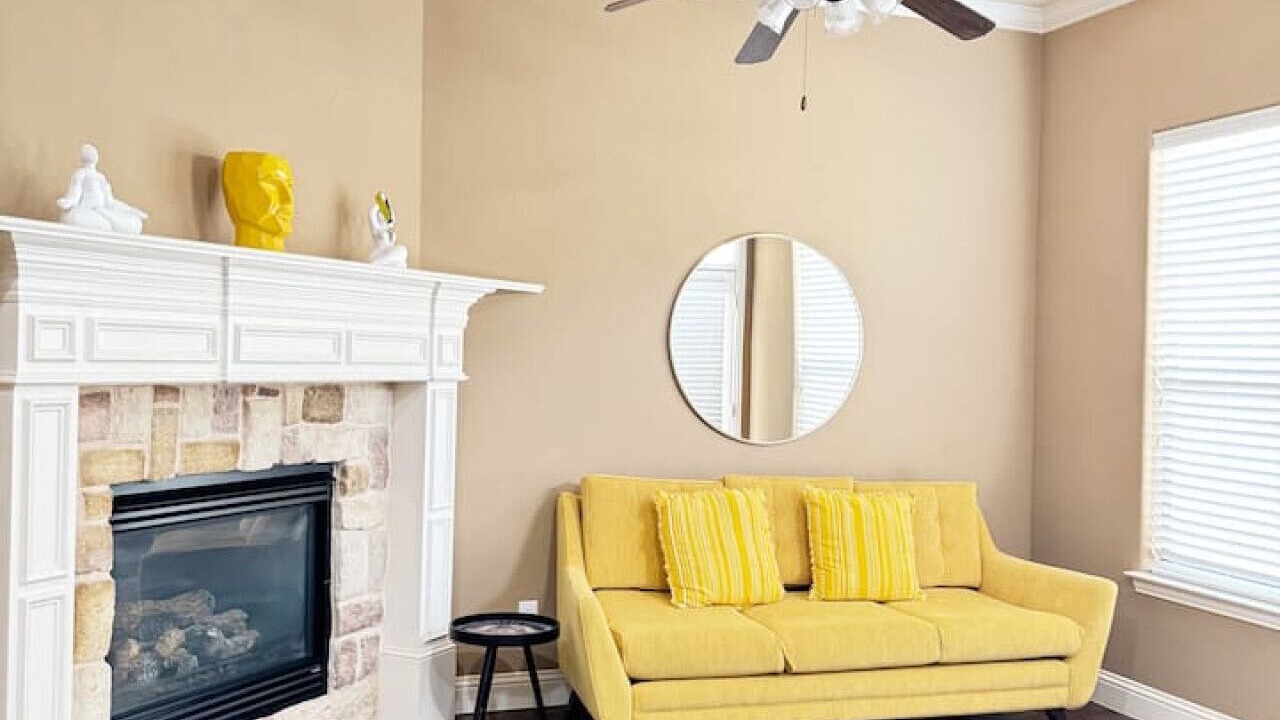Photo of Livingroom in Legacy Park