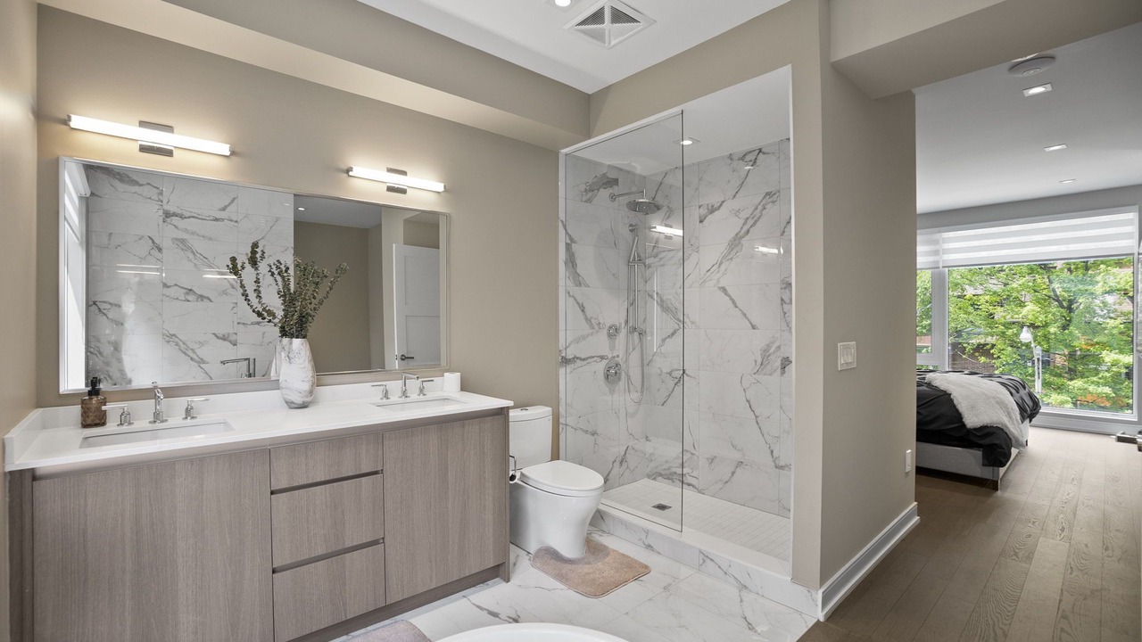 Photo of Bathroom in Bay Cloverhill