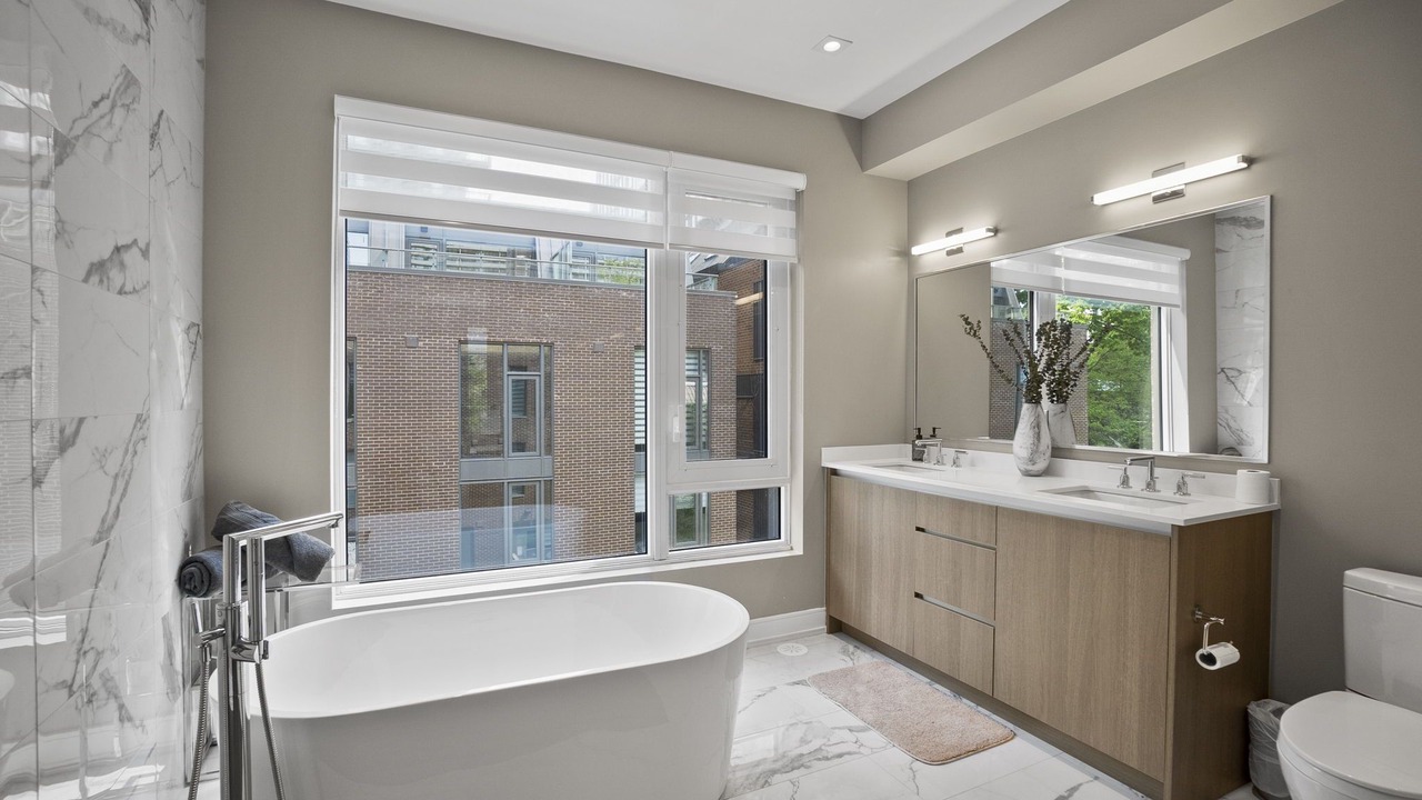 Photo of Bathroom in Bay Cloverhill