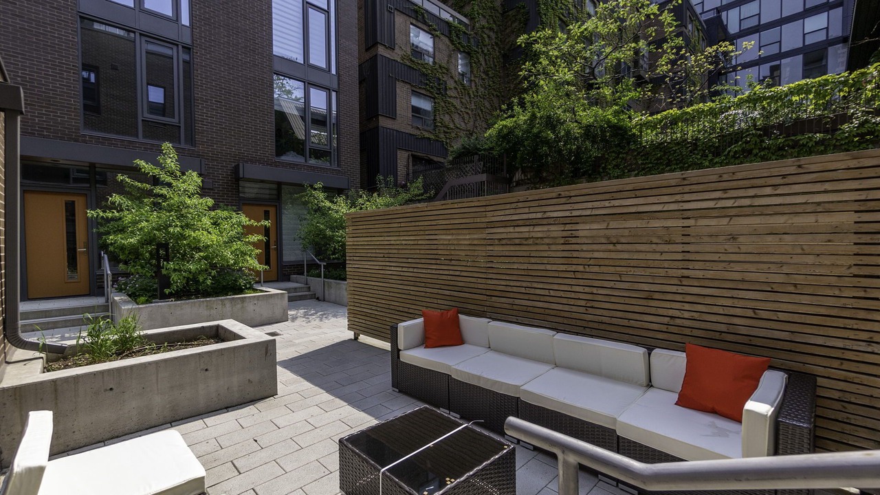 Photo of Patio Balcony in Bay Cloverhill