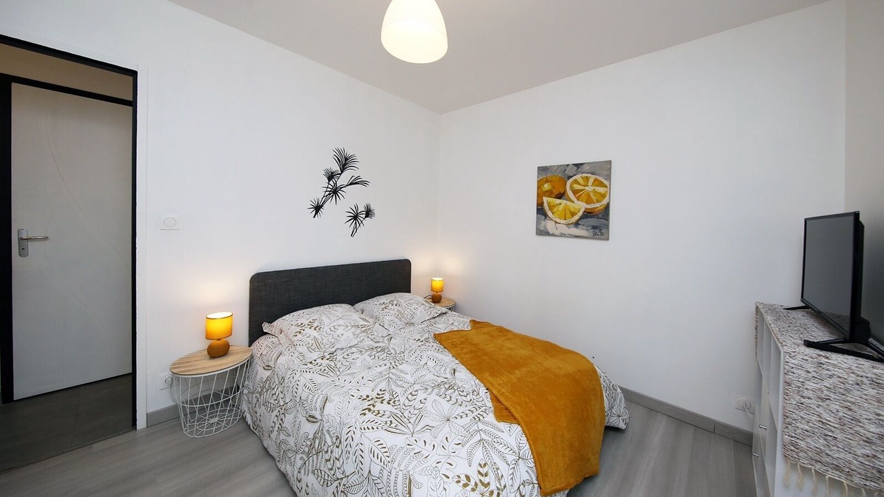 Photo of Bedroom in La Lucerne-dʼOutremer