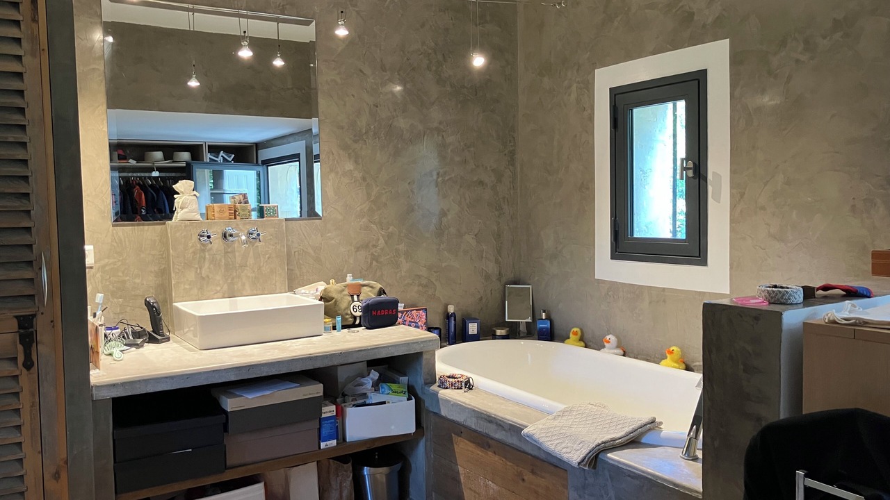 Photo of Bathroom in Saint-Quentin-la-Poterie