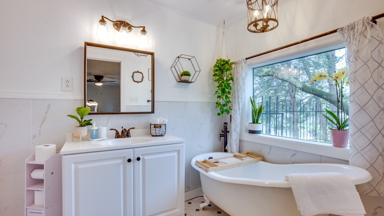 Photo of Bathroom in Willis