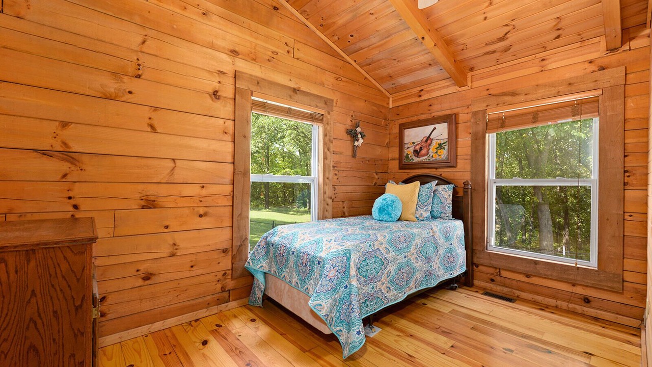 Photo of Bedroom in Johnson County