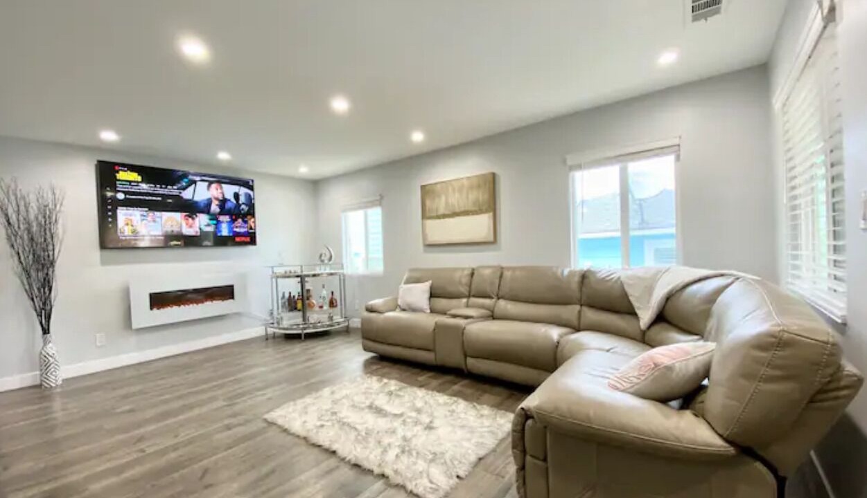 Photo of Livingroom in Fairview