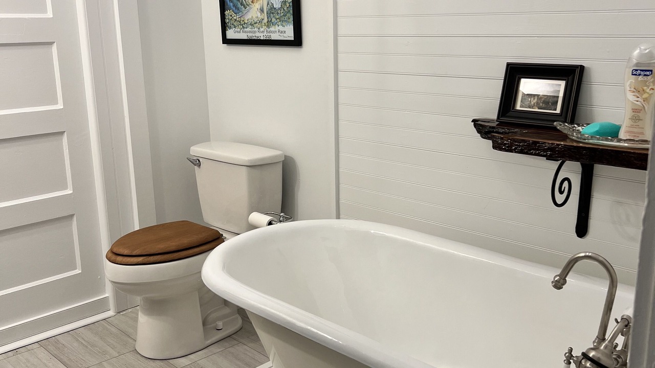Photo of Bathroom in Natchez
