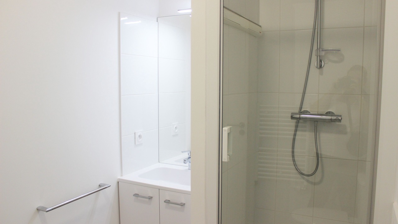 Photo of Bathroom in Republique - Les Ponts