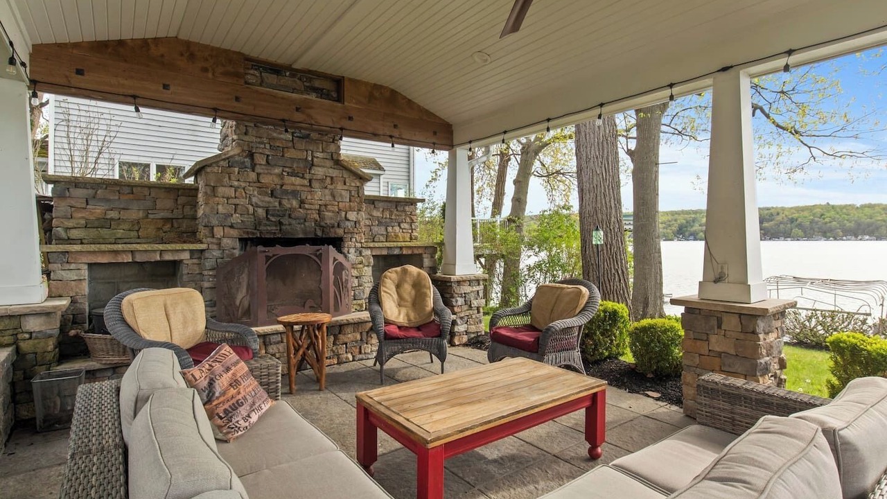 Photo of Livingroom in Conesus