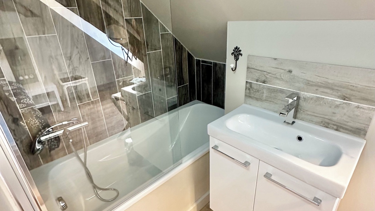 Photo of Bathroom in Verton