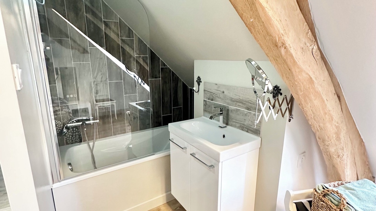 Photo of Bathroom in Verton