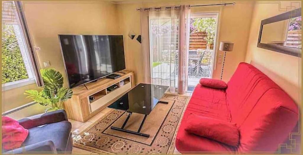 Photo of Livingroom in Sussargues