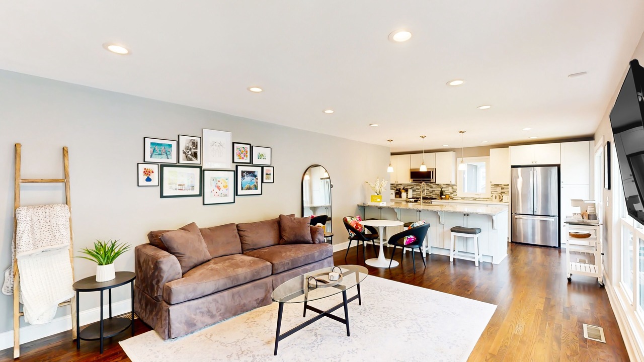 Photo of Livingroom in Loring Heights
