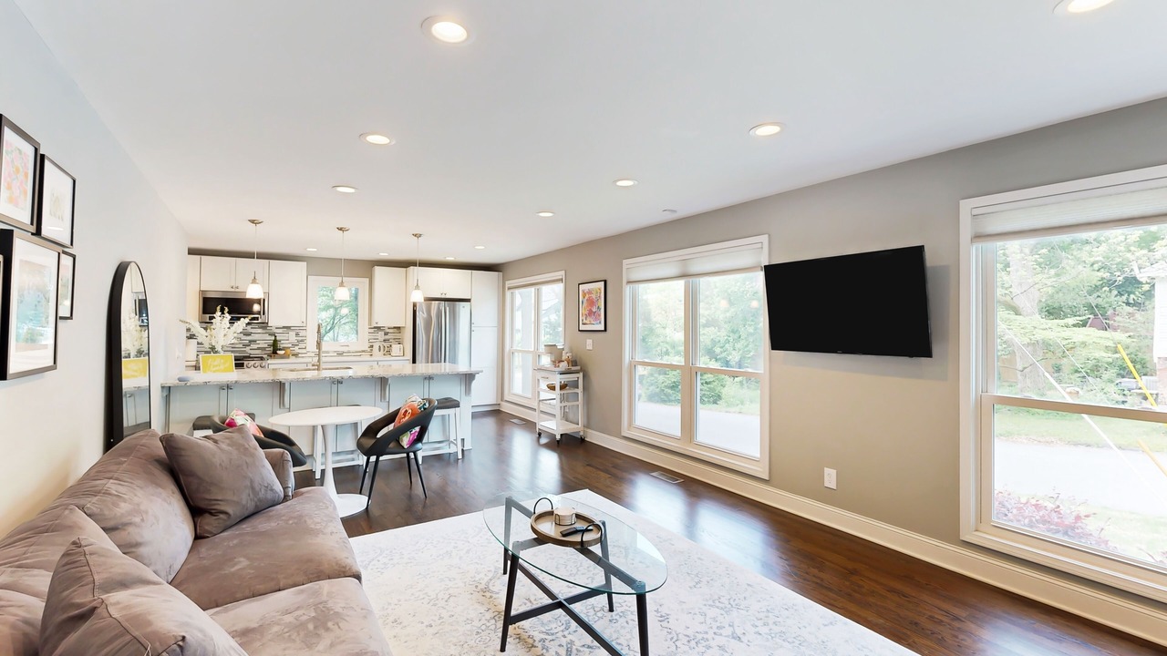 Photo of Livingroom in Loring Heights