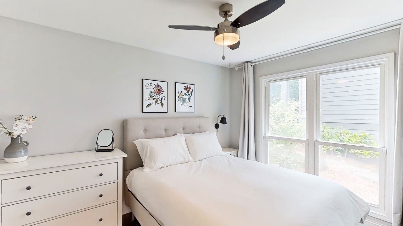 Photo of Bedroom in Loring Heights