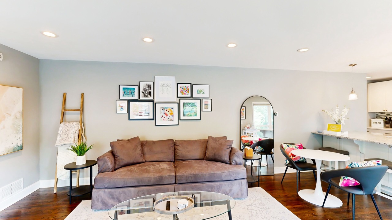 Photo of Livingroom in Loring Heights