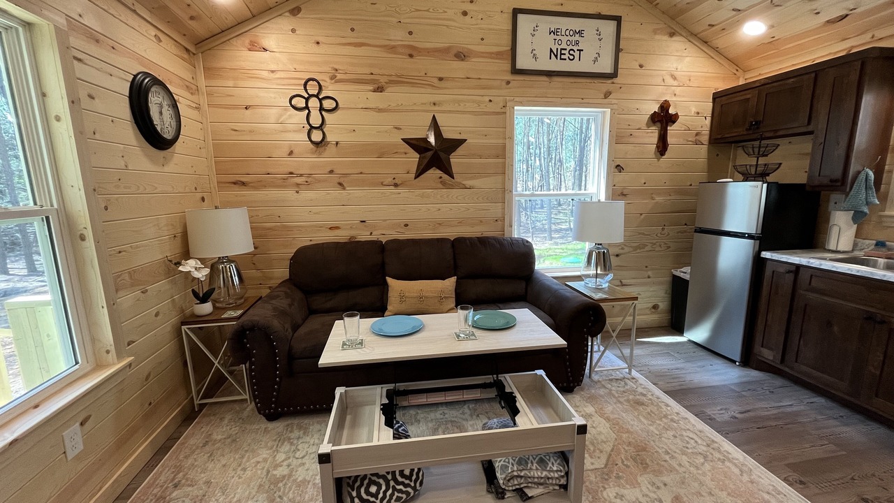 Photo of Livingroom in Powderly