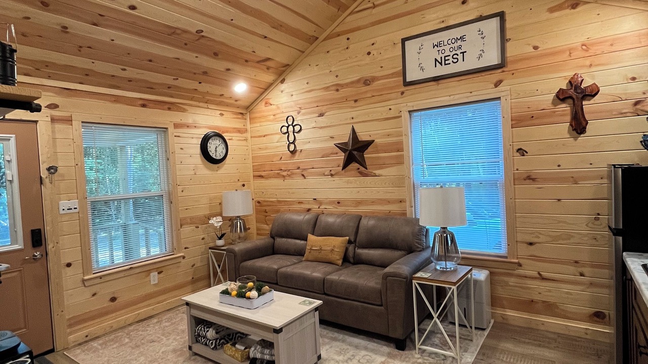 Photo of Livingroom in Powderly