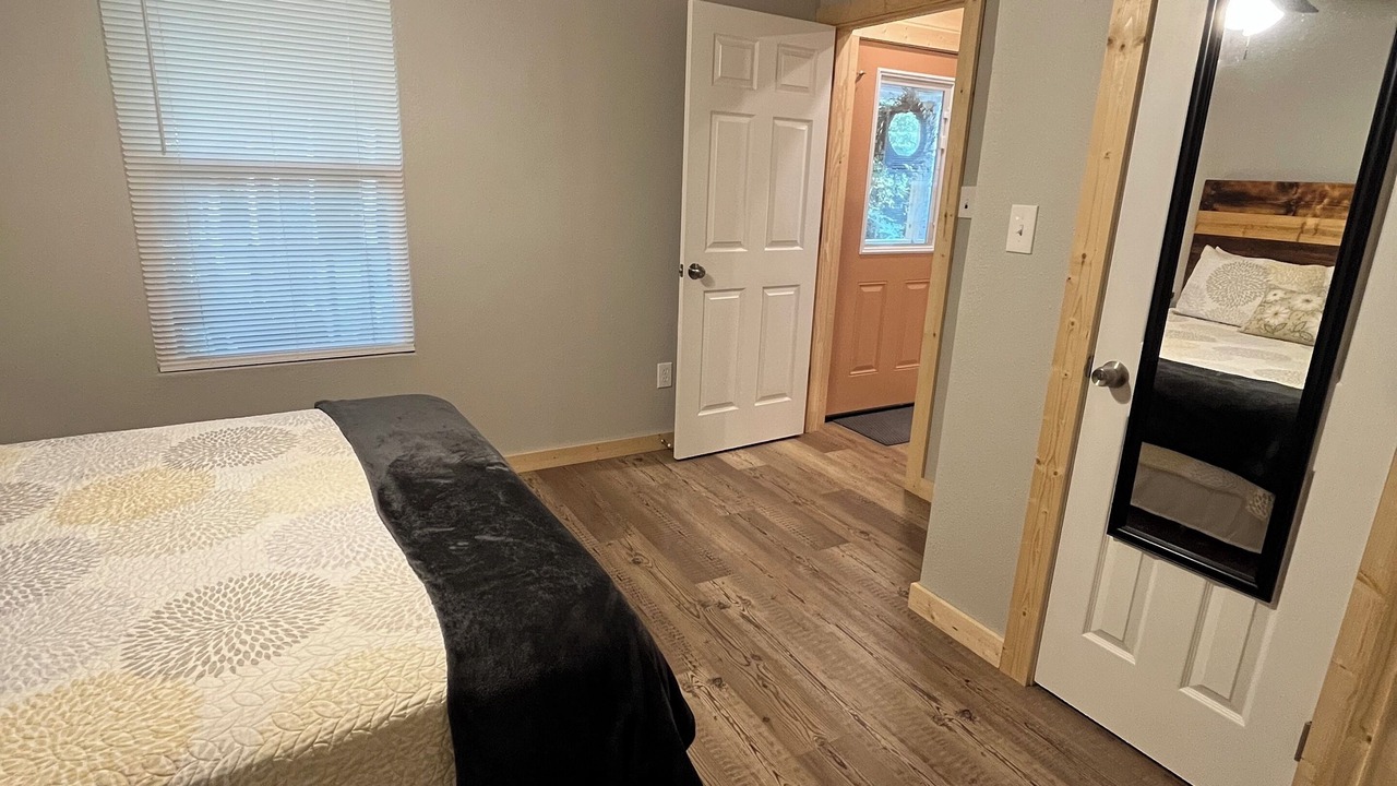 Photo of Bedroom in Powderly