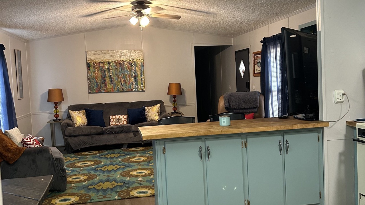 Photo of Livingroom in Tumbling Shoals