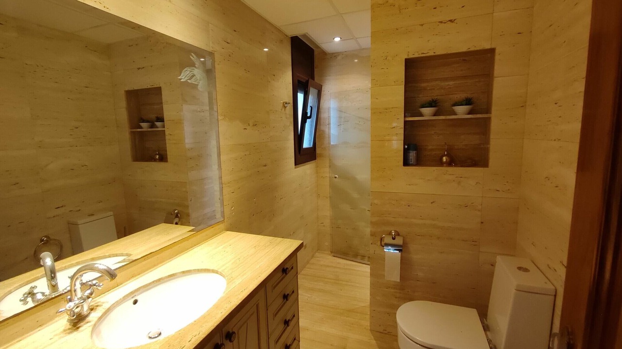 Photo of Bathroom in Calafat