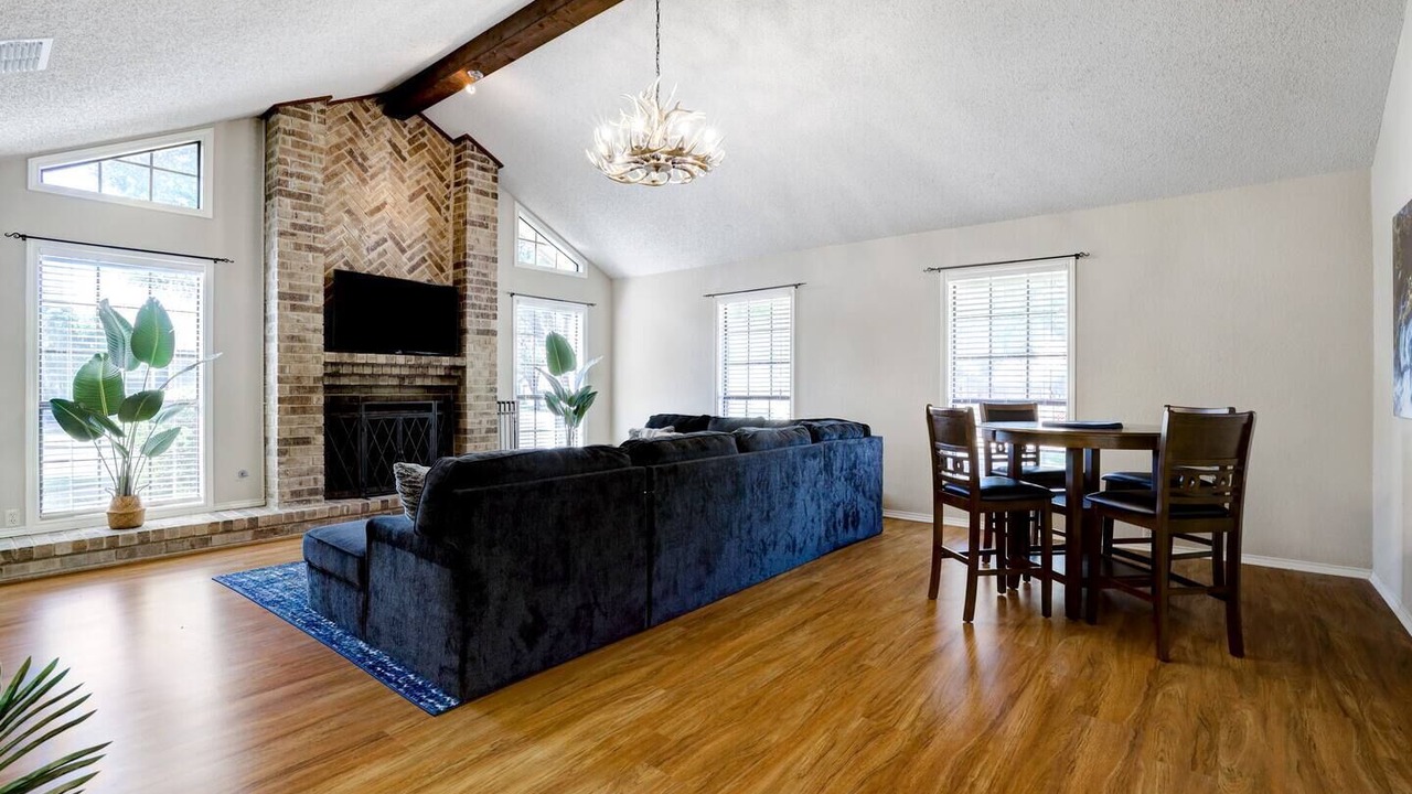 Photo of Livingroom in Riverbend of Camino Real