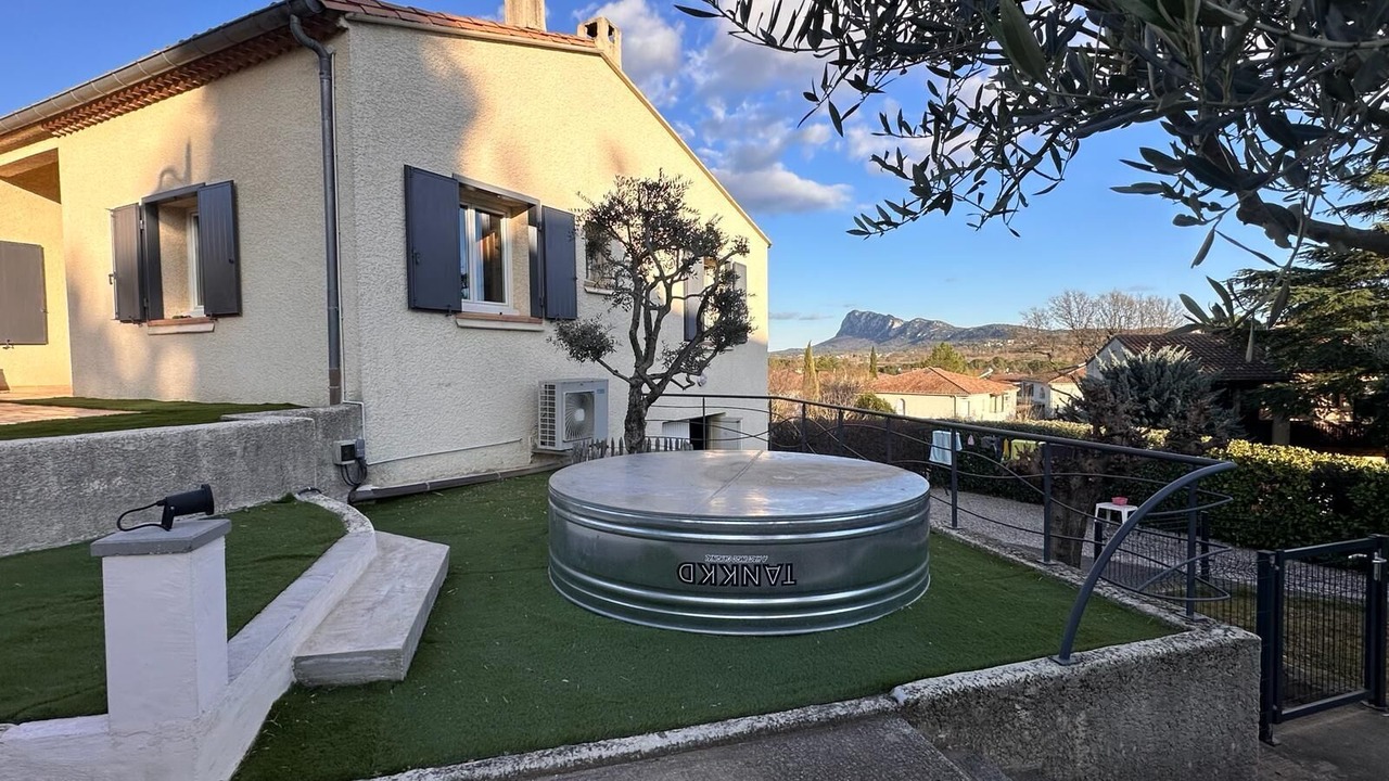 Photo of Patio Balcony in Saint-Martin-de-Londres