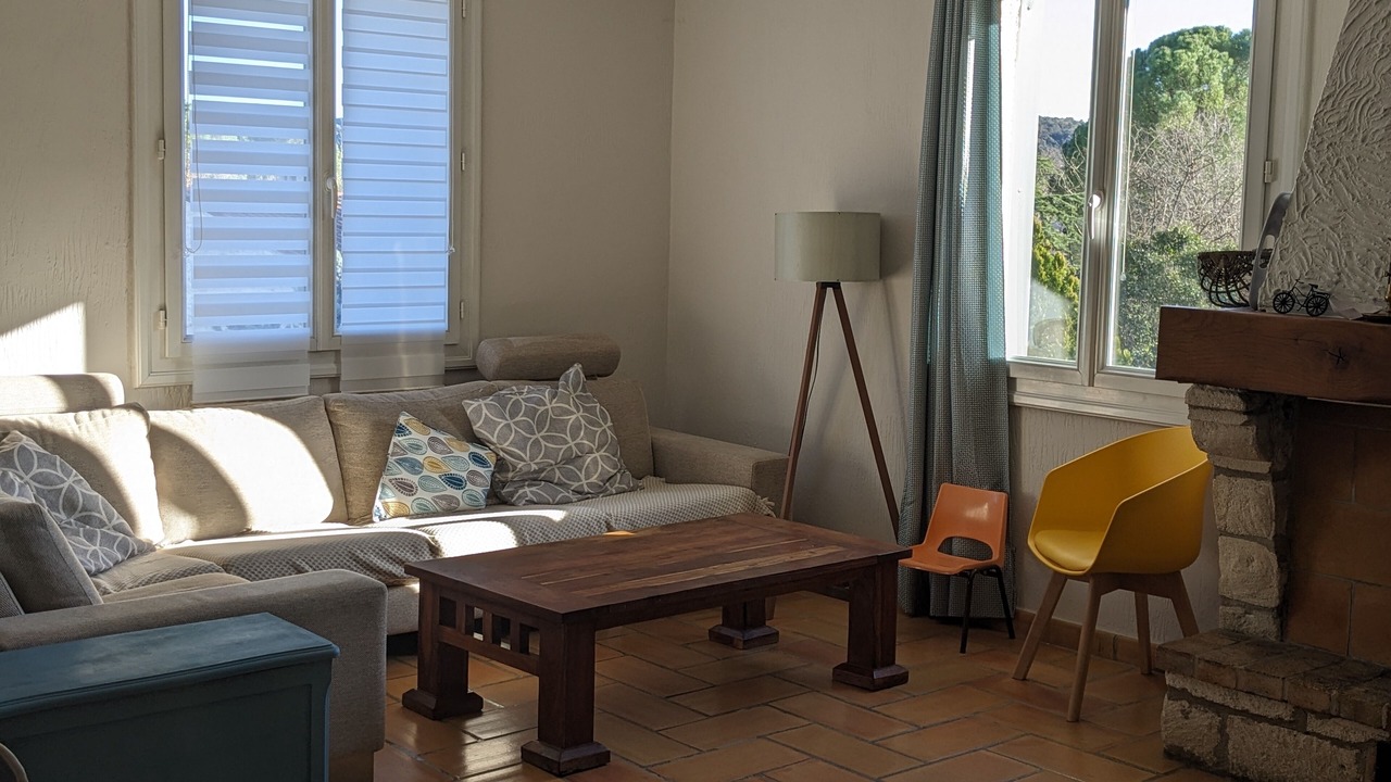 Photo of Livingroom in Saint-Martin-de-Londres