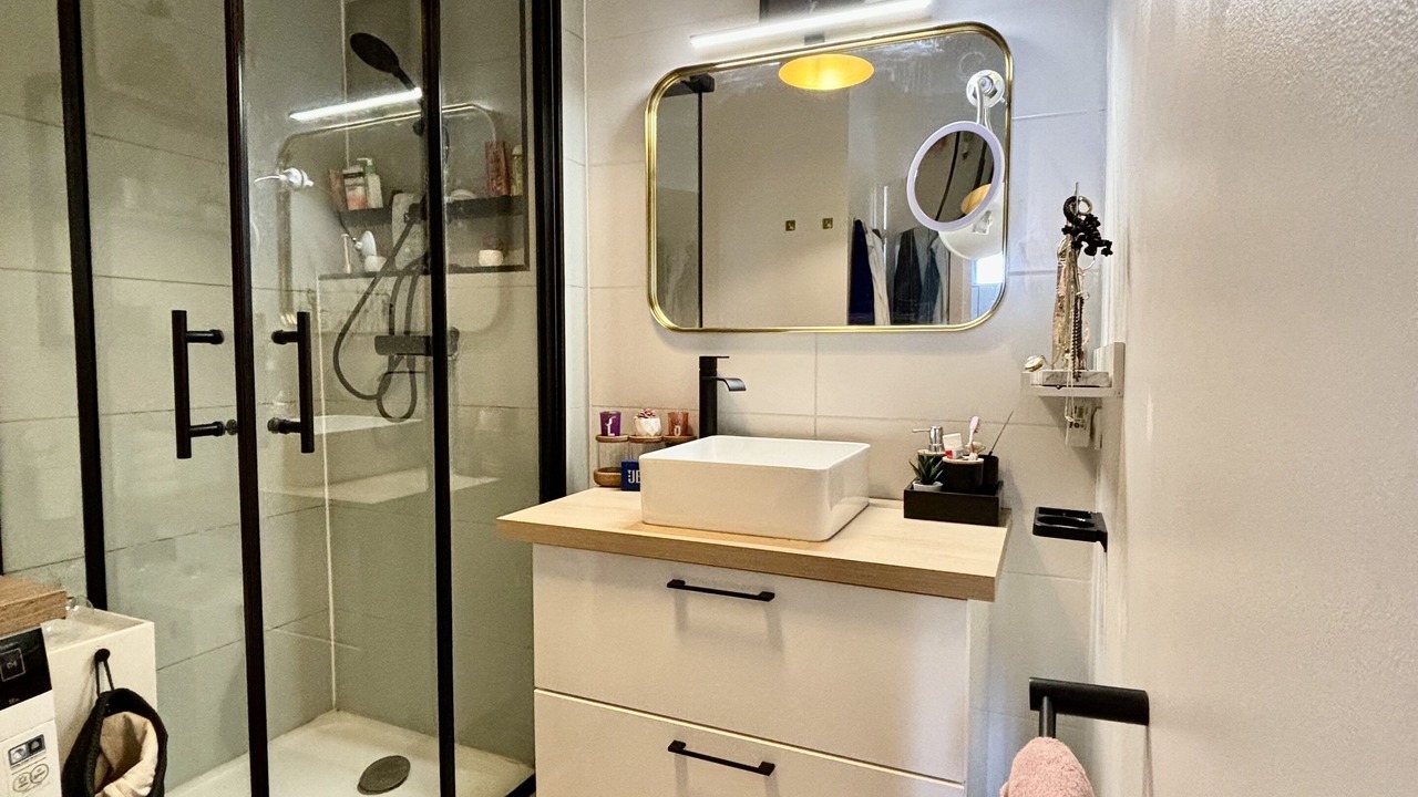 Photo of Bathroom in Vanves