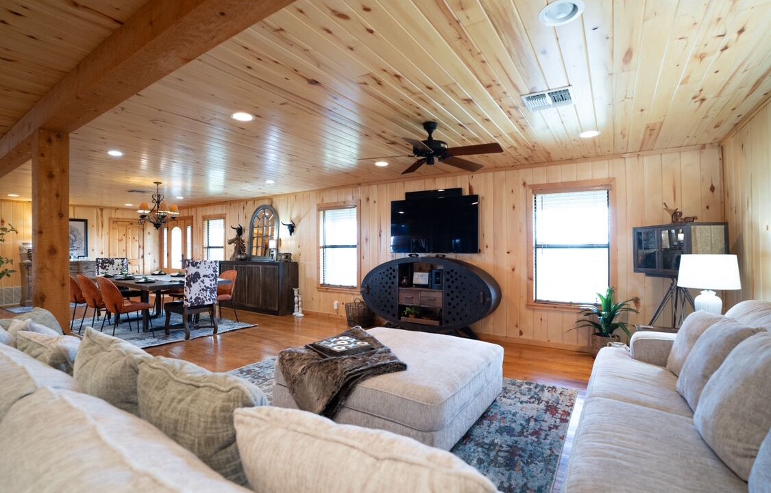Photo of Bedroom in Sulphur Springs