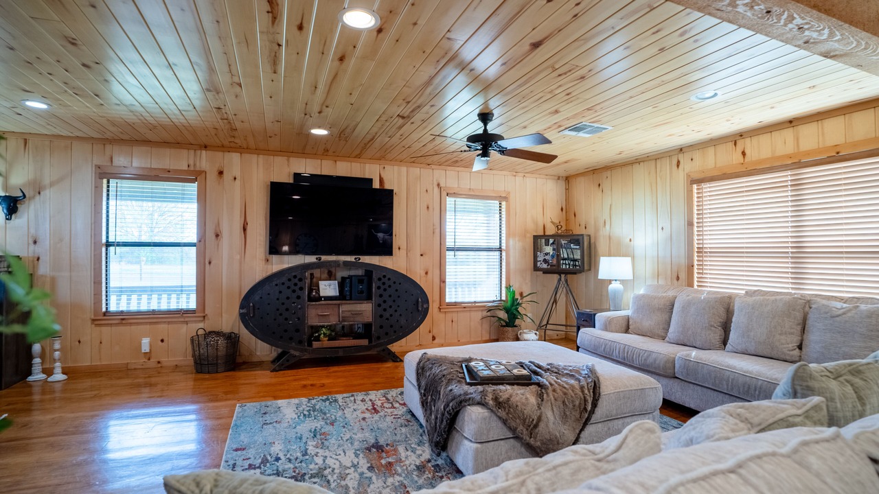 Photo of Bedroom in Sulphur Springs